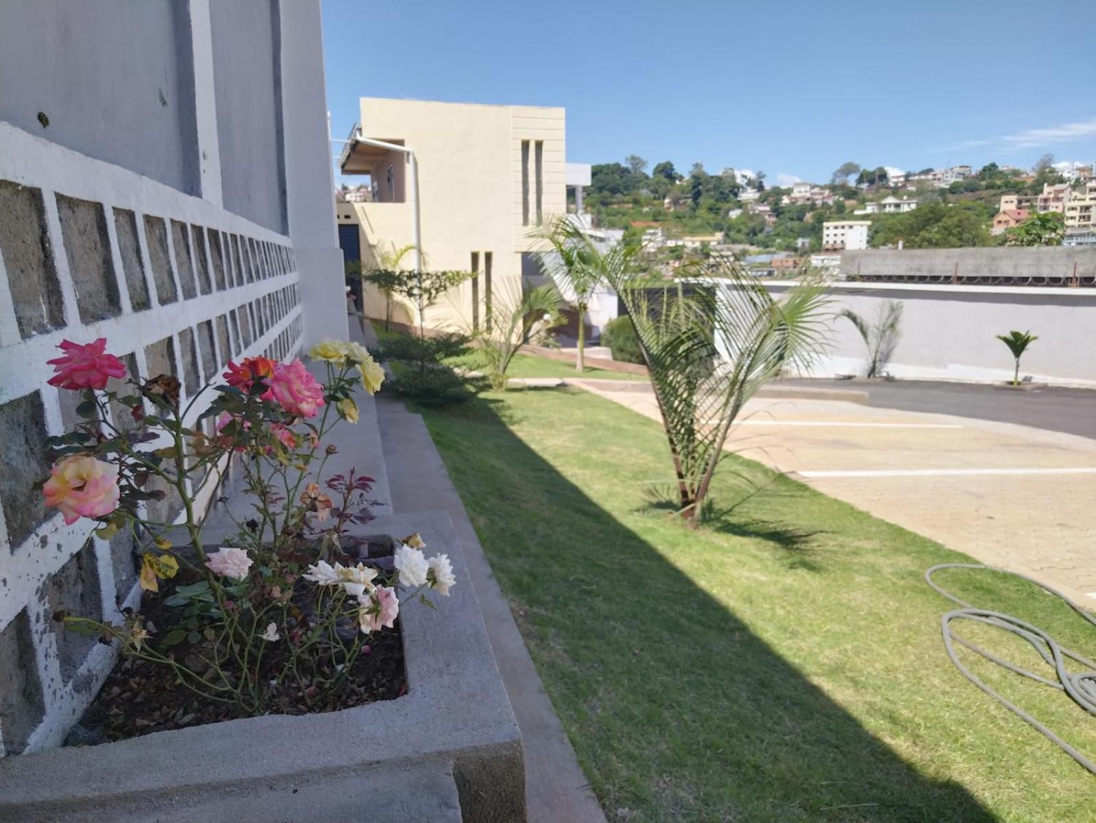 Milestone City Appartements - Avec Restaurant - Sans Coupure D'Electricite - Vues Imprenables Antananarivo Eksteriør billede