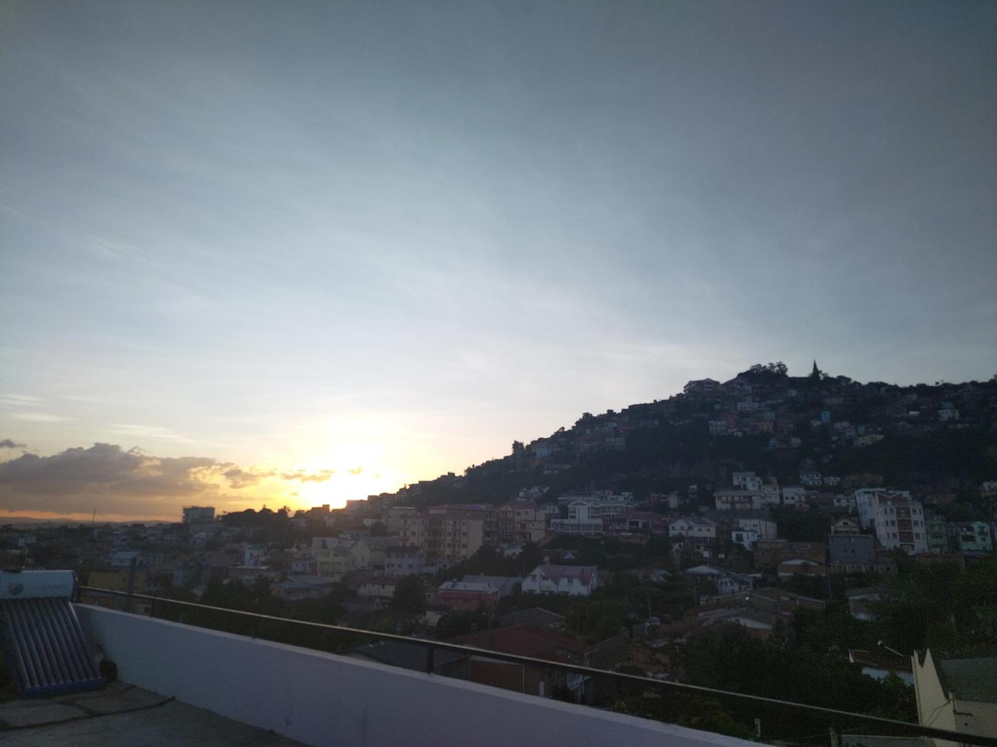 Milestone City Appartements - Avec Restaurant - Sans Coupure D'Electricite - Vues Imprenables Antananarivo Eksteriør billede